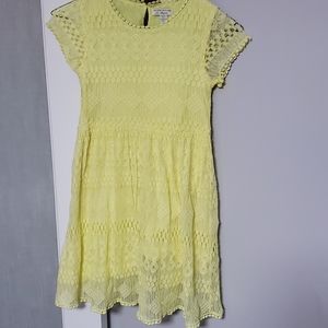 Girls Richie House light yellow lace dress.